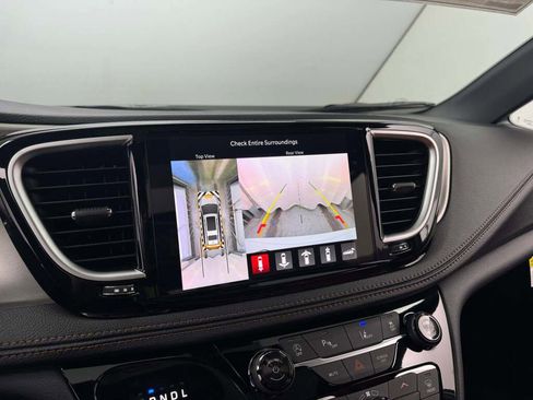 New 2026 Chrysler Pacifica Pinnacle image 34