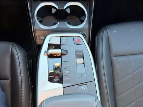 Used 2026 BMW X2 xDrive28i image 11