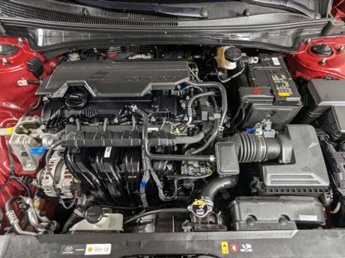 Used 2025 Hyundai Elantra SEL FWD image 33