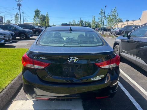 Used 2013 Hyundai Elantra Limited FWD image 4