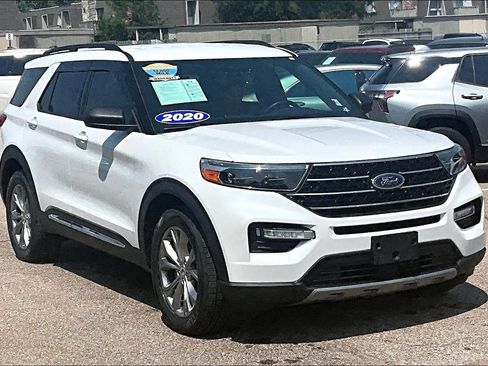 Used 2020 Ford Explorer XLT w/ Equipment Group 202A AWD/4WD image 1