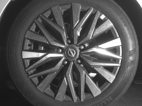 Used 2025 Nissan Altima 2.5 SV image 12