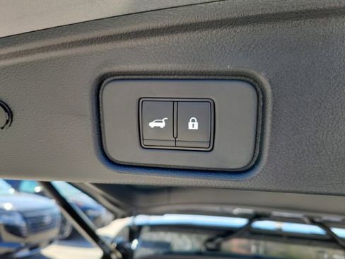 New 2026 Nissan Pathfinder Platinum w/ Cargo Package FWD image 28