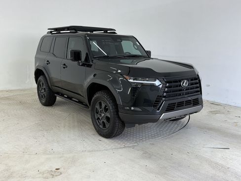 Used 2025 Lexus GX 550 w/ Accessory Package (CT) AWD/4WD image 7