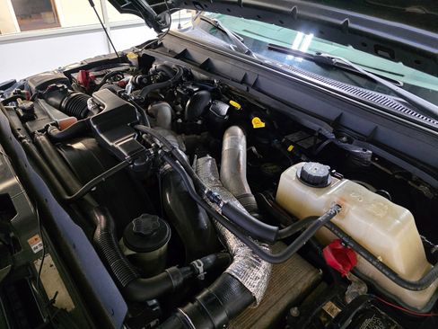 Used 2015 Ford F250 Lariat w/ Lariat Interior Package image 42