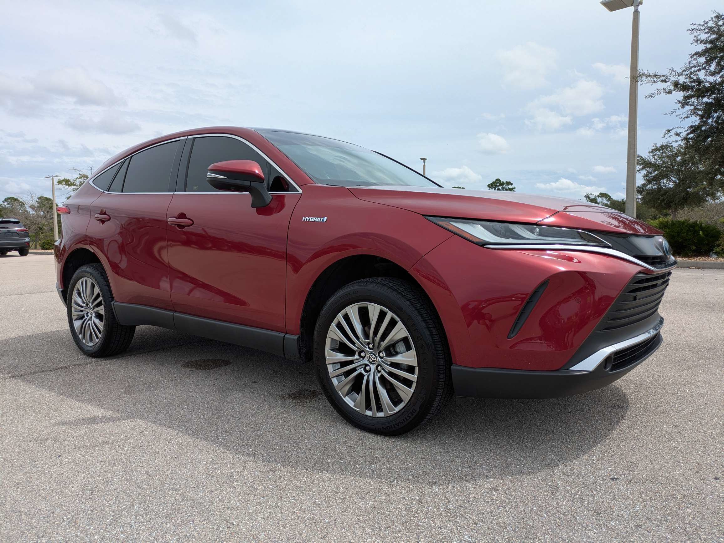 Used 2021 Toyota Venza Limited AWD/4WD image 2