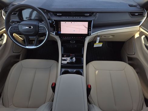 New 2026 Jeep Grand Cherokee Limited AWD/4WD image 19