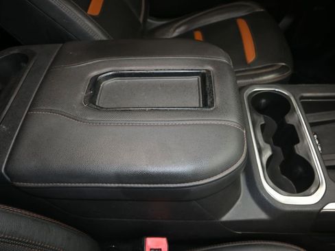 Used 2020 GMC Sierra 1500 AT4 w/ AT4 Premium Package AWD/4WD image 32