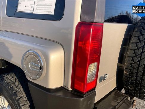 Used 2006 HUMMER H3 Luxury image 25