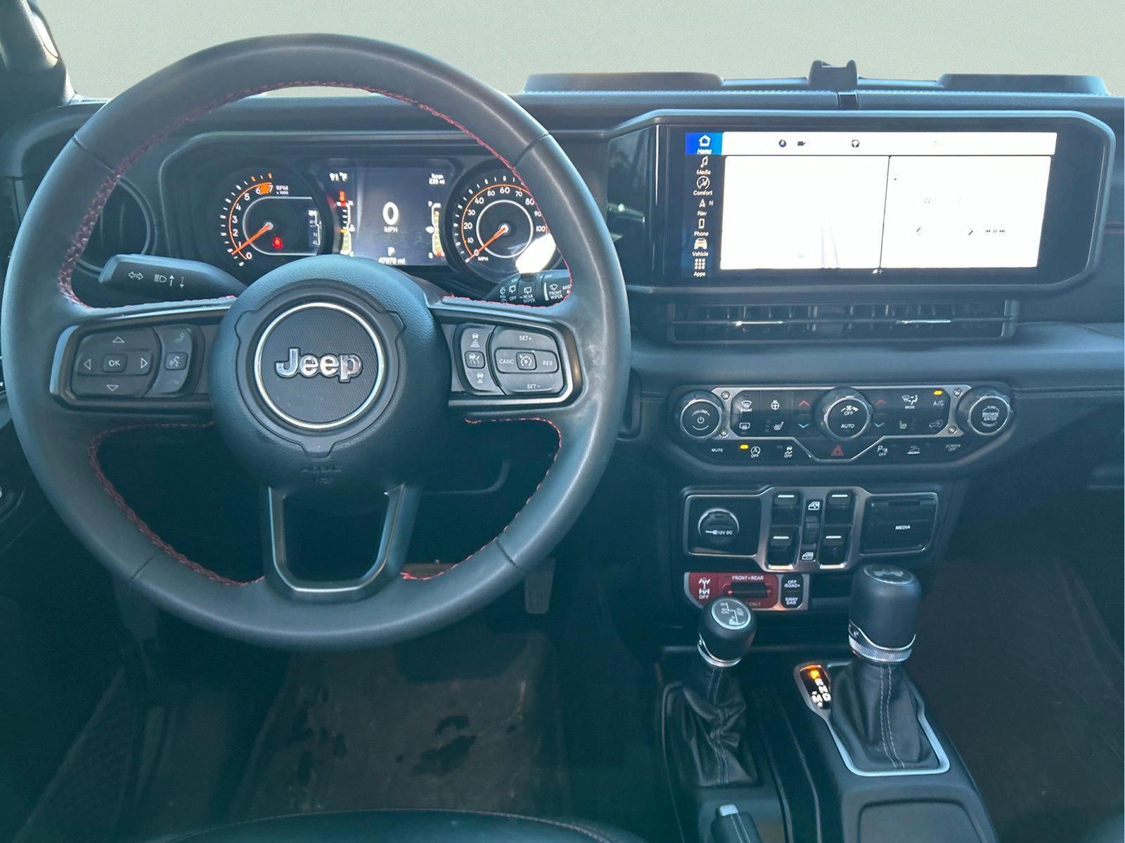 Used 2024 Jeep Wrangler Unlimited Rubicon AWD/4WD image 23