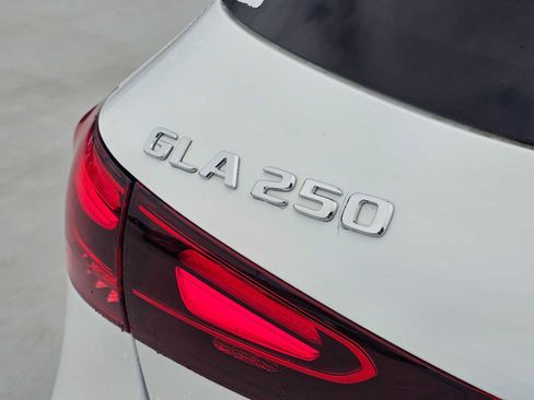 Used 2026 Mercedes-Benz GLA 250 image 13