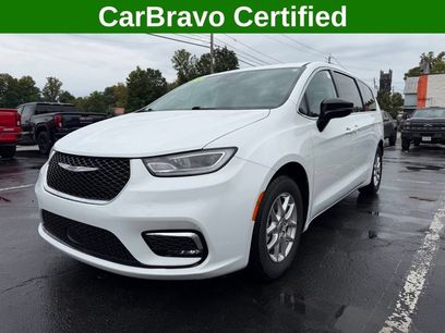 Used 2024 Chrysler Pacifica Touring-L