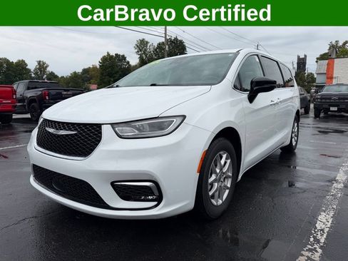 Used 2024 Chrysler Pacifica Touring-L FWD image 1