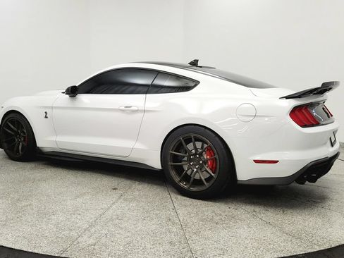 Used 2020 Ford Mustang Shelby GT500 w/ Technology Package RWD image 3