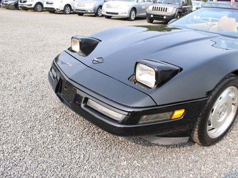 Used 1996 Chevrolet Corvette Convertible RWD image 24