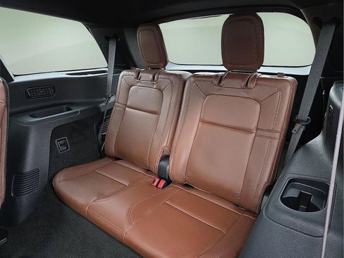 Certified 2025 Lincoln Aviator Reserve w/ Equipment Group 201A image 10