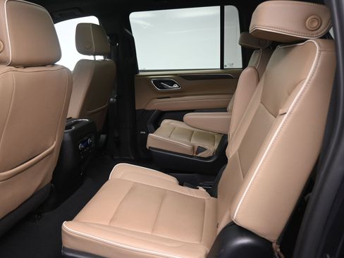 Certified 2023 Chevrolet Suburban Premier image 15