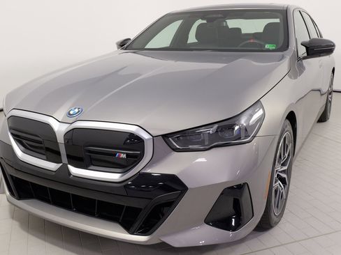 Used 2025 BMW i5 M60 image 19