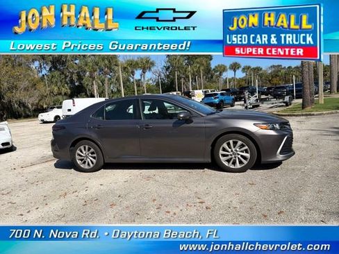 Used 2022 Toyota Camry LE image 13