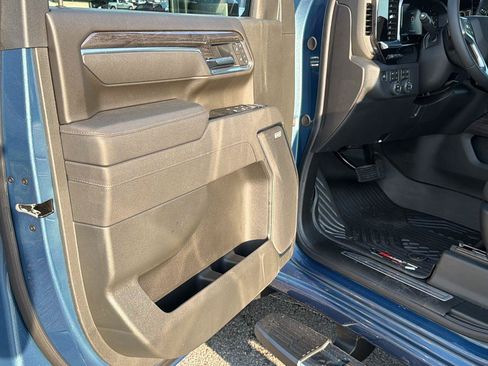 New 2026 Chevrolet Silverado 2500 LTZ w/ LTZ Premium Package AWD/4WD image 13
