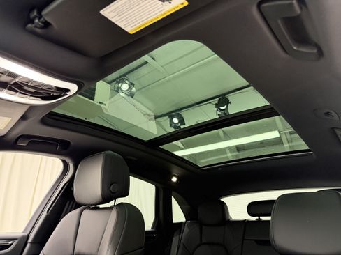 New 2026 Porsche Macan AWD/4WD image 32