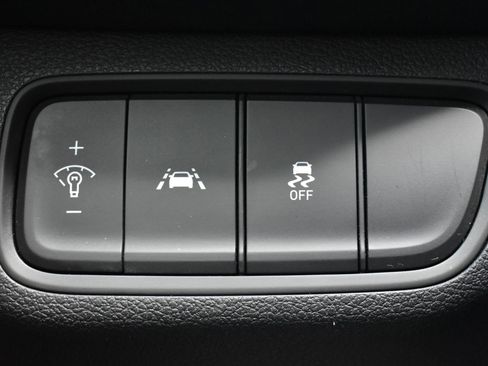 Used 2020 Hyundai Santa Fe SE image 18