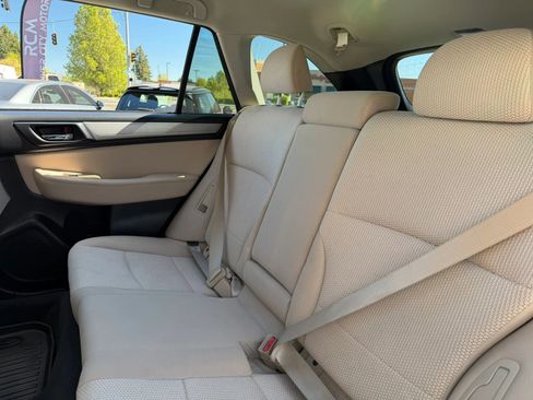 Used 2019 Subaru Outback 2.5i Premium image 19