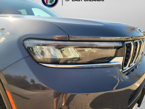 Used 2022 Jeep Grand Cherokee L Limited image 12