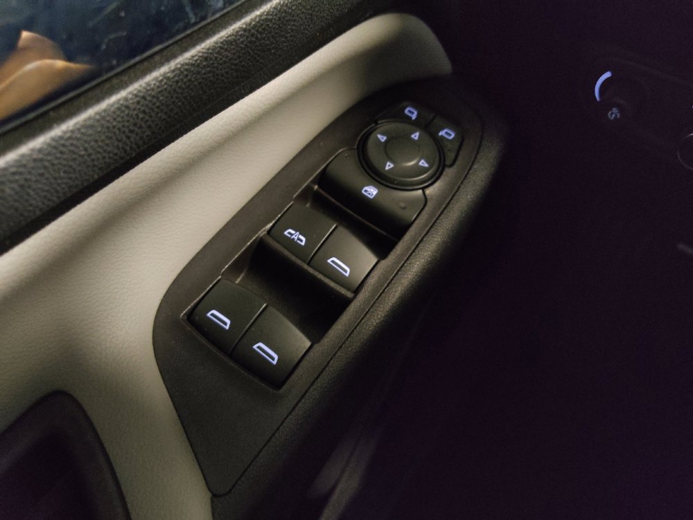 Used 2020 Chevrolet Equinox LS FWD image 27