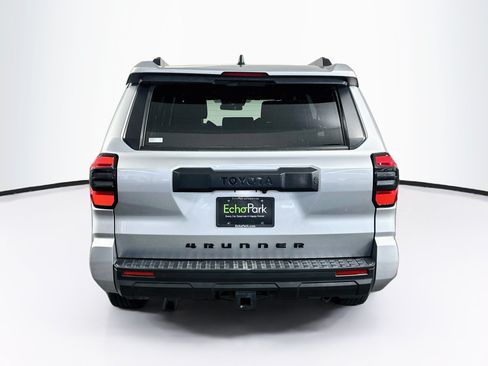 Used 2025 Toyota 4Runner SR5 AWD/4WD image 7