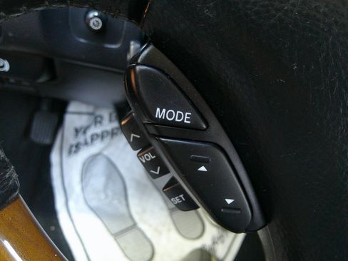 Used 2002 Lexus SC 430 Convertible image 32