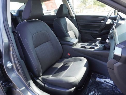 Certified 2025 Nissan Altima 2.5 SV FWD image 12