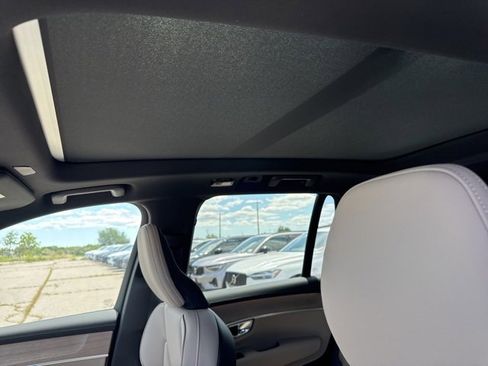 New 2026 Volvo XC90 B6 Core image 12