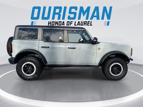 Used 2024 Ford Bronco Badlands image 9