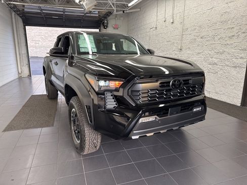 New 2026 Toyota Tacoma TRD Off-Road image 2