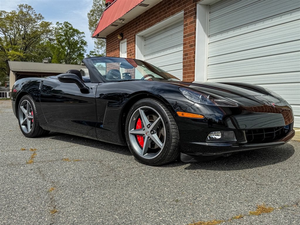 Used 2011 Chevrolet Corvette Convertible w/ Preferred Equipment Group RWD image 29