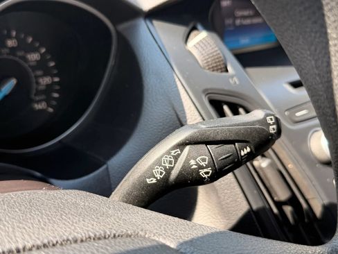 Used 2015 Ford Focus SE FWD image 37