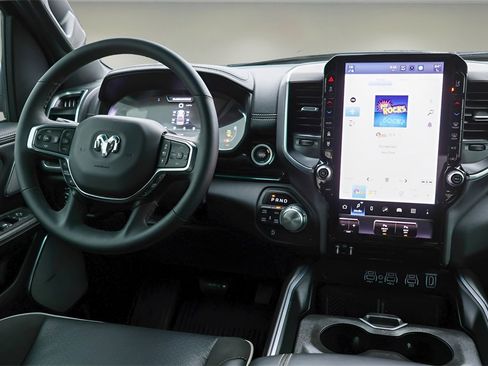 Used 2025 RAM 1500 Laramie image 10