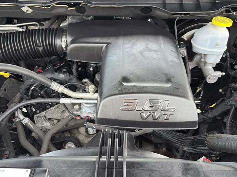 Used 2024 RAM 1500 Classic SLT AWD/4WD image 27