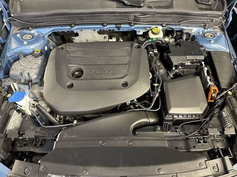 Used 2024 Volvo XC40 B5 Plus w/ Protection Package Premier AWD/4WD image 28