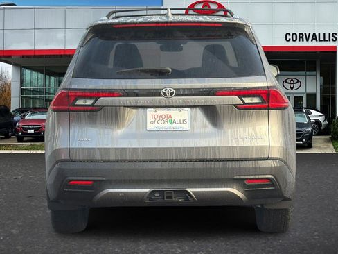 New 2026 Toyota Grand Highlander Platinum image 6