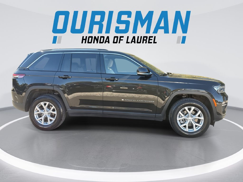 Used 2023 Jeep Grand Cherokee Limited AWD/4WD image 9