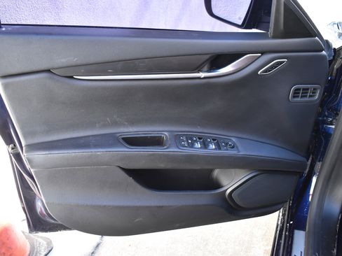 Used 2020 Maserati Ghibli S image 21