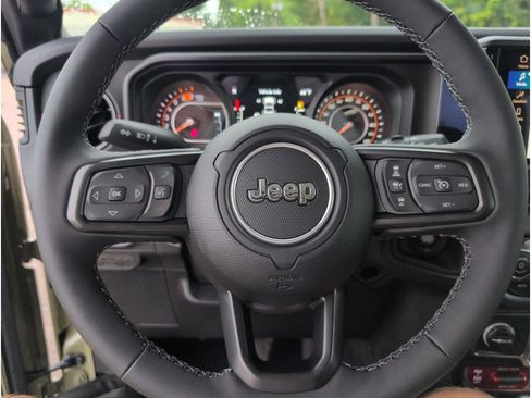 New 2025 Jeep Wrangler Rubicon w/ XTREMEE 35" Tire Package image 22