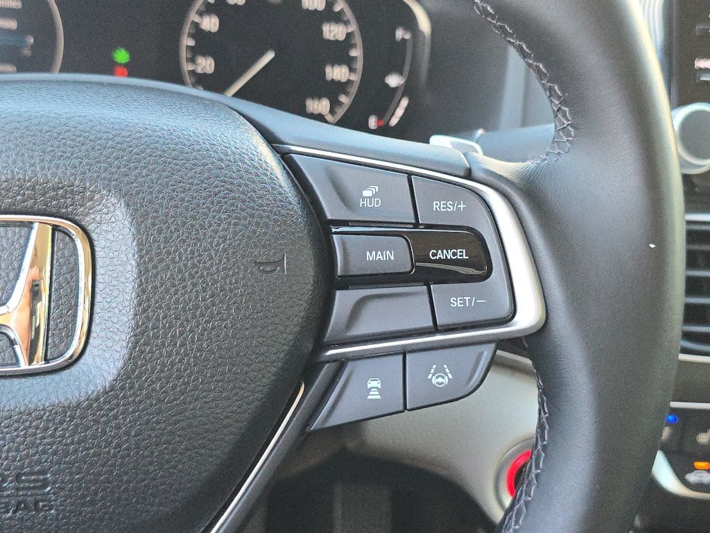 Used 2018 Honda Accord Touring image 24