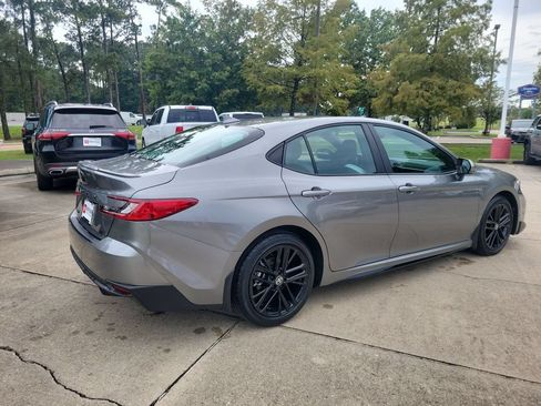 Used 2026 Toyota Camry SE w/ Multimedia Upgrade Package FWD image 8