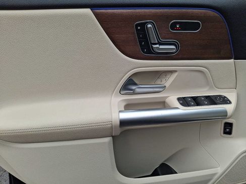 Certified 2023 Mercedes-Benz GLA 250 4MATIC image 9