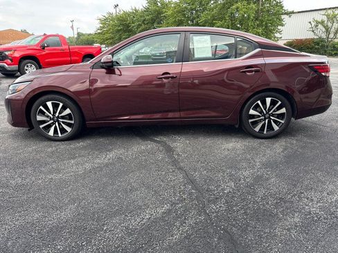Used 2024 Nissan Sentra SV w/ SV Premium Package FWD image 6