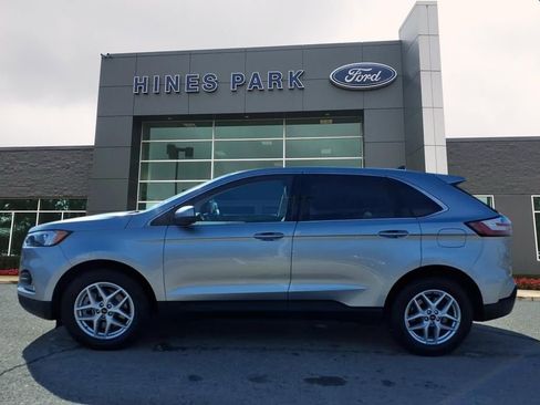 Used 2023 Ford Edge SEL w/ Convenience Package image 4
