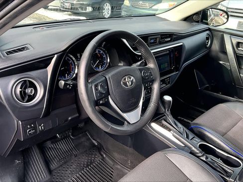 Used 2018 Toyota Corolla SE image 15